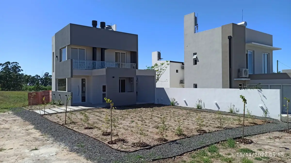 Bahía del Lago C — casa de playa en Santa Ana con financiación — Pezzelatto Construcciones