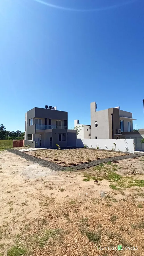 Bahía del Lago C — propiedades en Santa Ana cerca del río — Pezzelatto Construcciones